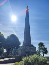 estatua símoolo de la 1Gm